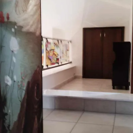 Elisavet Appartement *